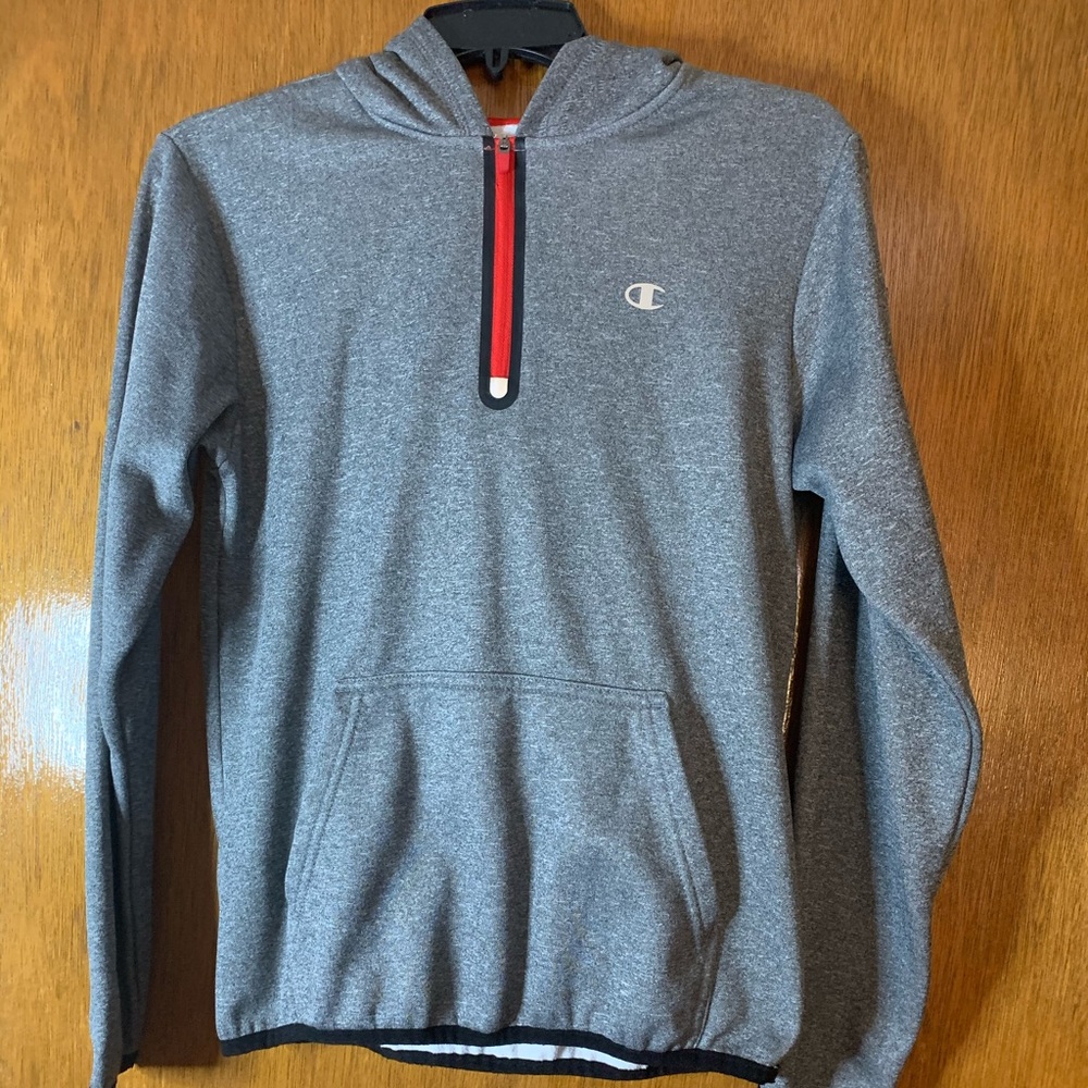 ♦️3 for $20.00 Champion Performance Hoodie. Boy’s